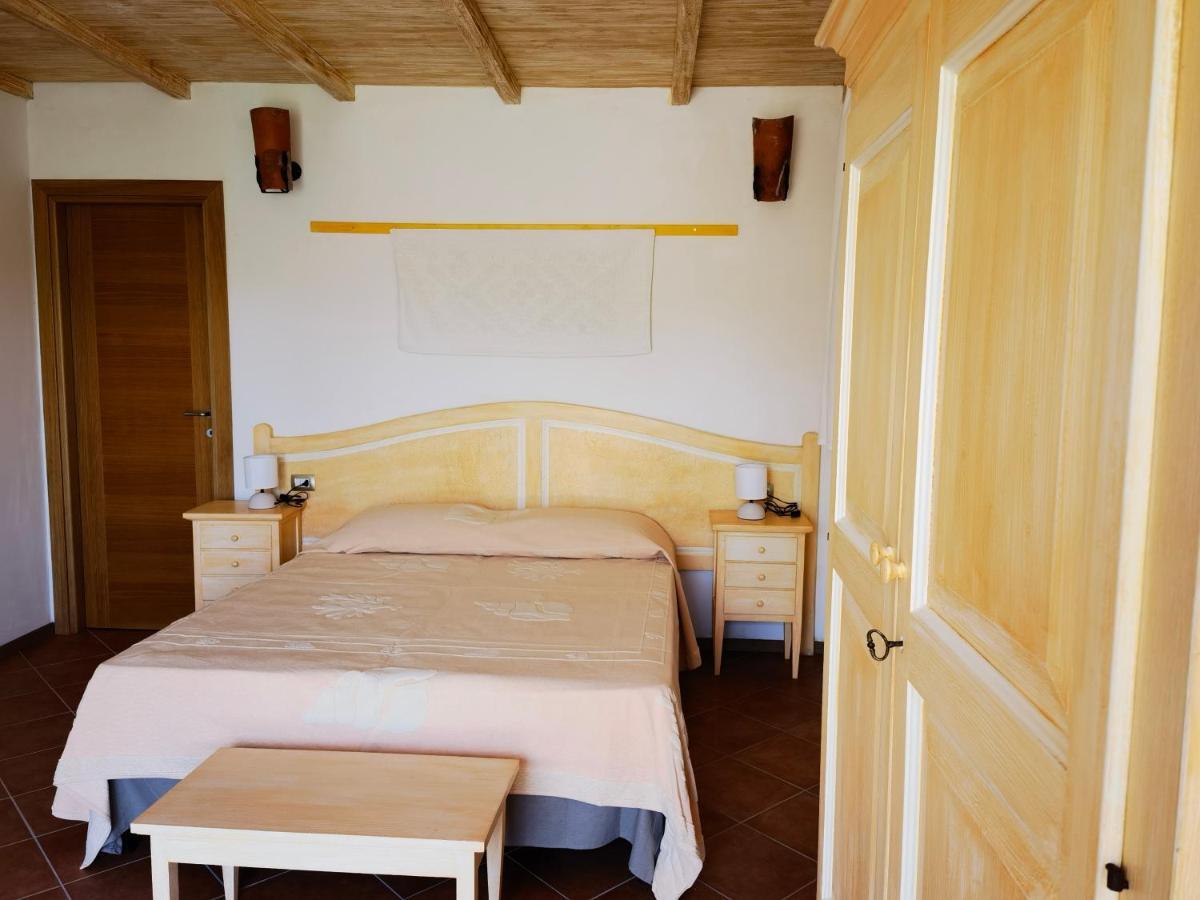 La Corte Degli Ulivi - Albergo Rurale Tresnuraghes Exterior foto